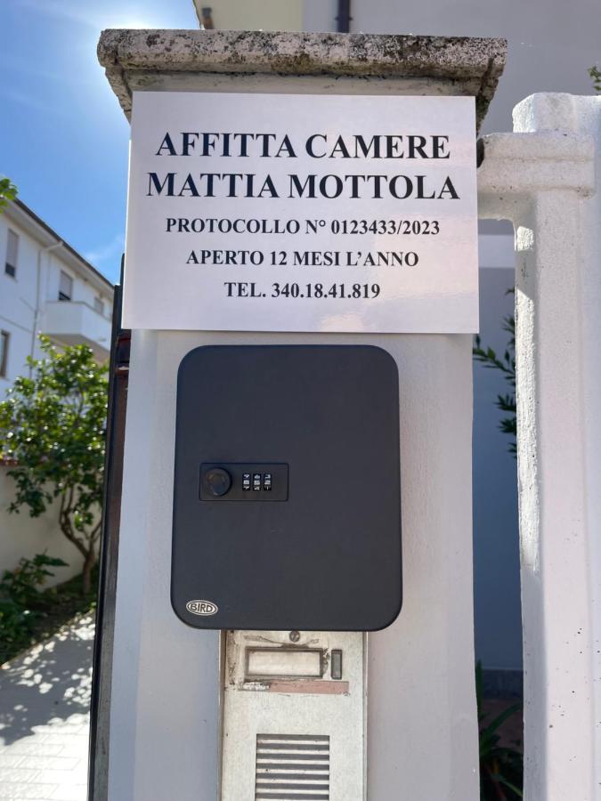 Affitta Camere Di Mattia Self Check In Фьюмичино Экстерьер фото